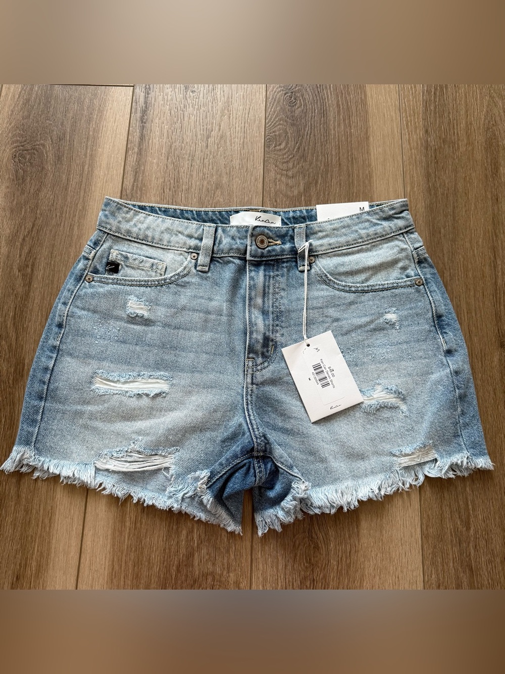 KanCan Light Wash Distressed Denim Shorts size medium NWT